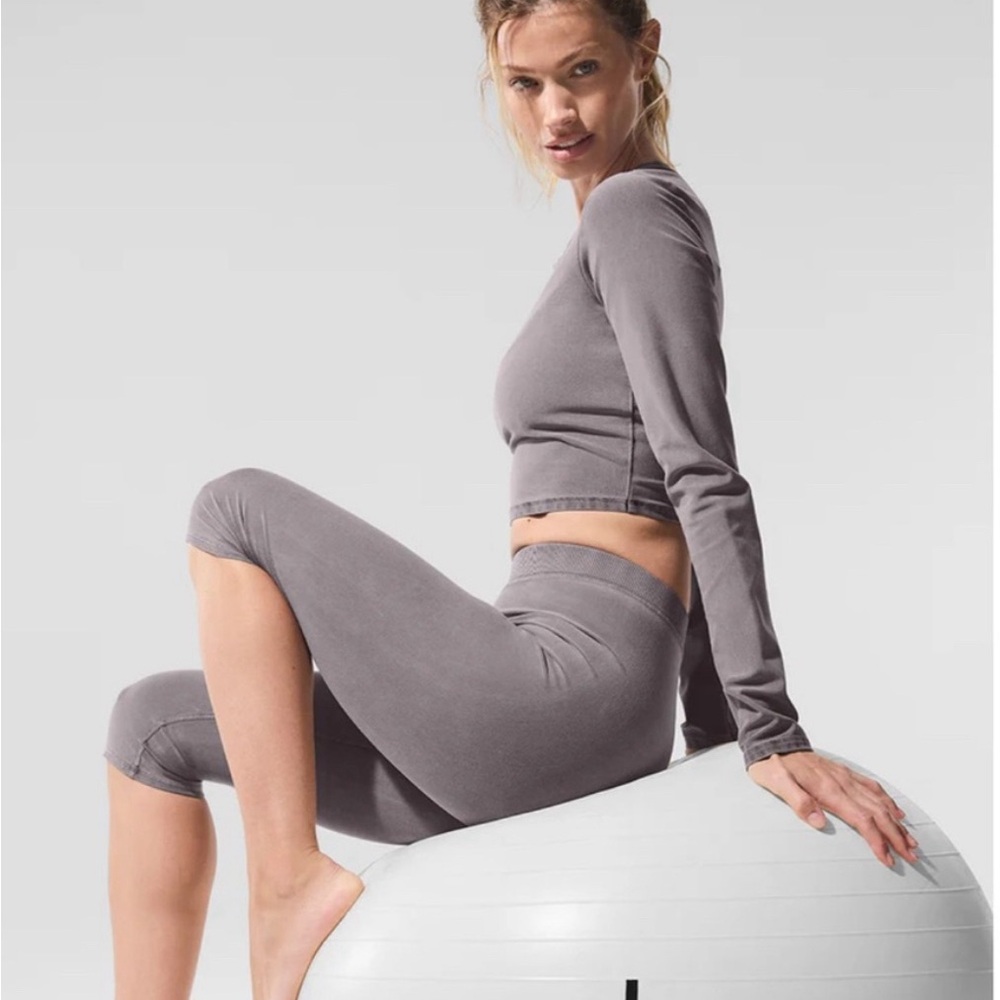 ALO Yoga Charcoal Long Sleeve Crop Top